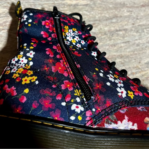 Dr. Martens Delaney floral multicolored ankle combat boits - Picture 12 of 16